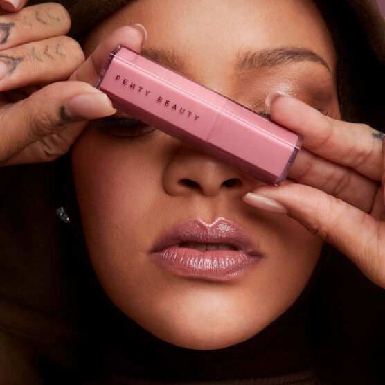 GLOSS BOMB GLOSS EM BAST�O 'FU$$Y